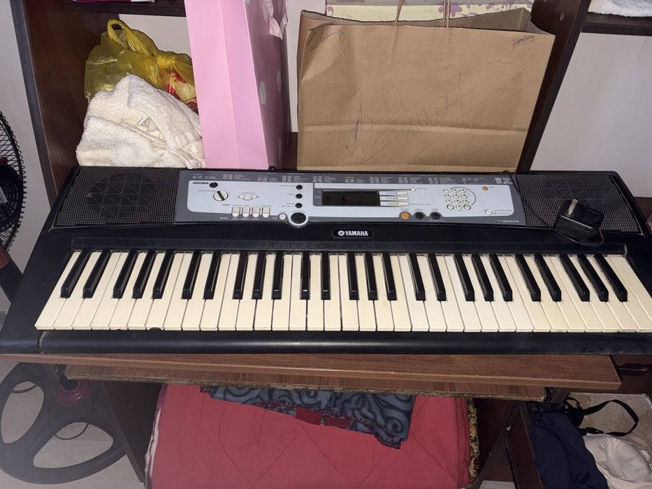 Продам синтезатор YAMAHA
