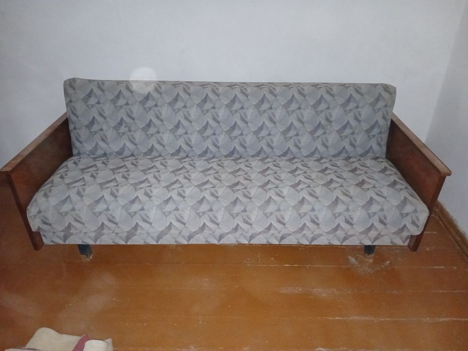 Диван-книжка кровать шкафчик для обуви б/у в хорошем состоянии