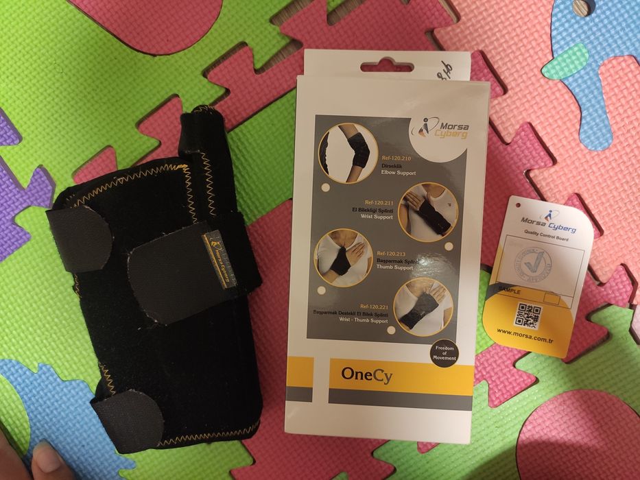 Ортопедична приставка за лява китка