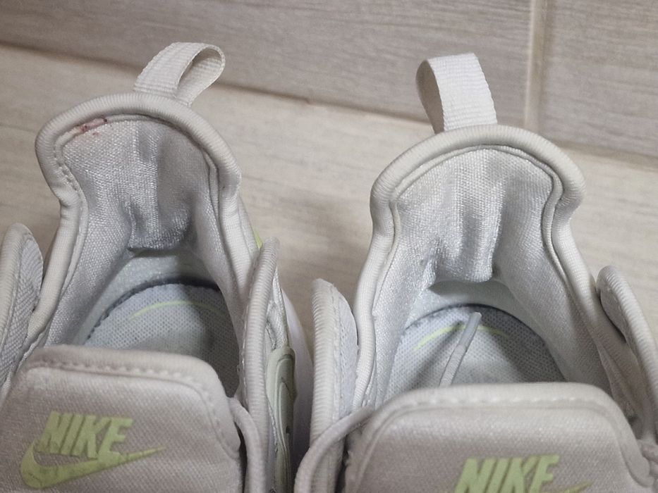 Adidasi Nike Zoom 2K AO0354-104 White Lace Up