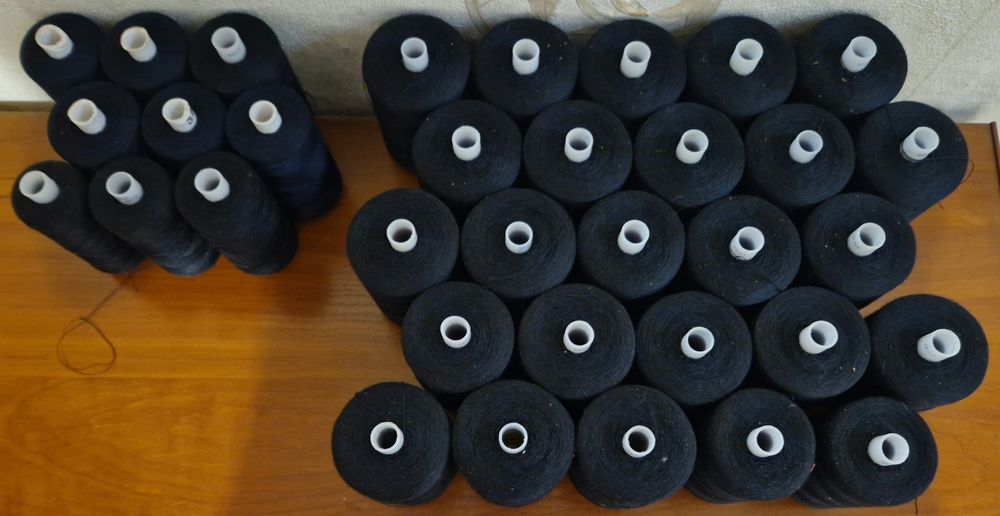 Нитки разные. Разные цвета и виды.