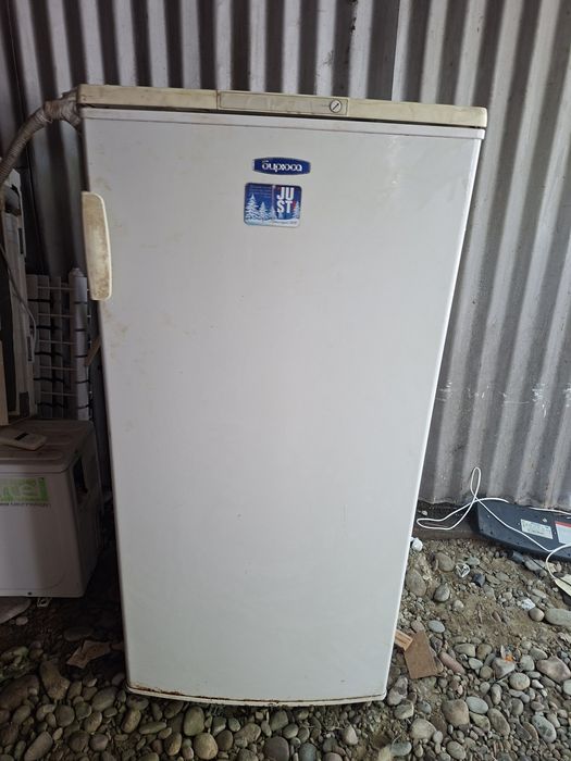 Холодилник сотилади