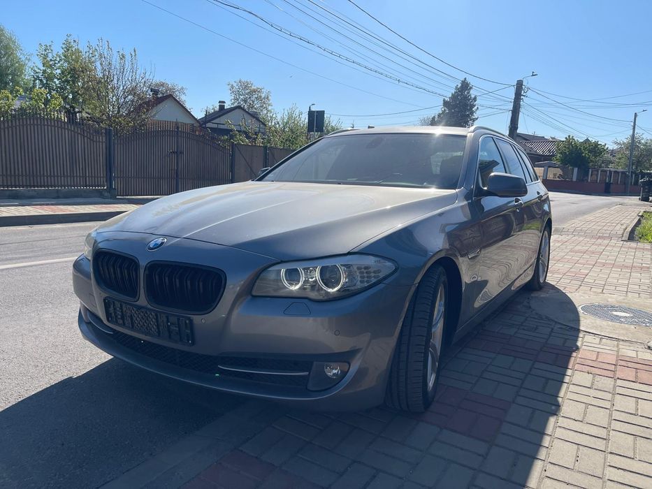 BMW Seria 5  F11 520d
