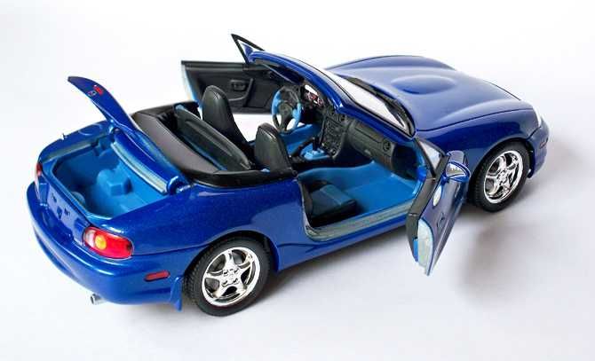 1:18 Mazda MX-5 Miata blue metallic