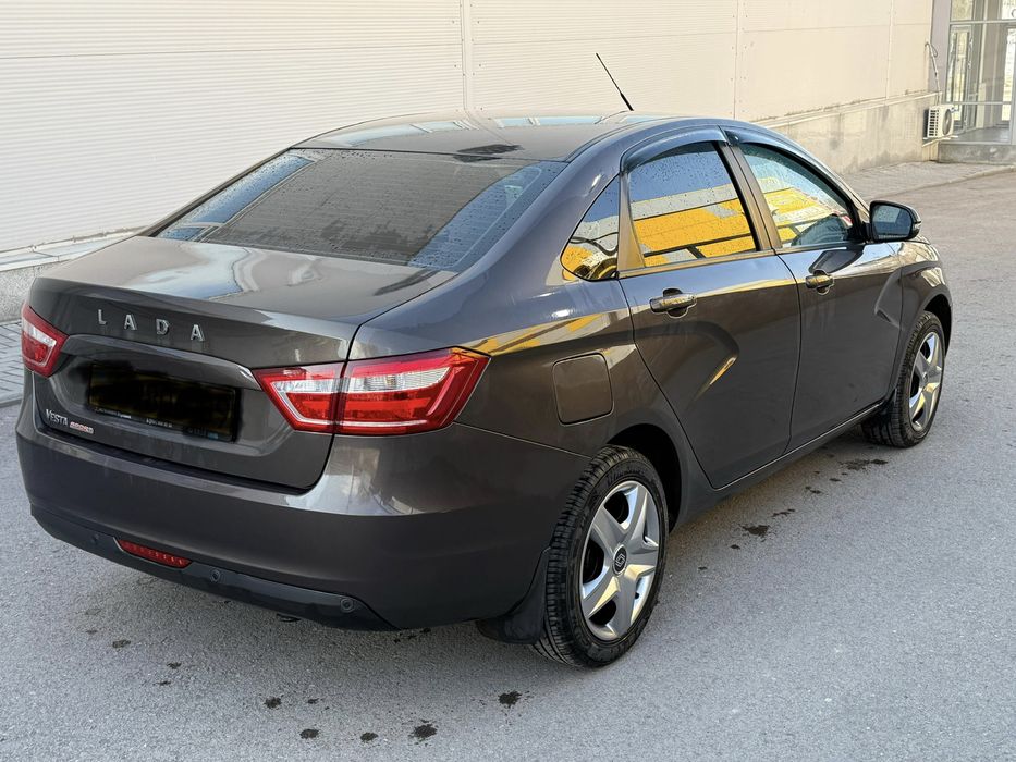 Лада- Vesta в lux
