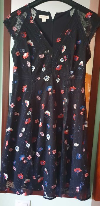 Vind rochie de ocazie model deosebit