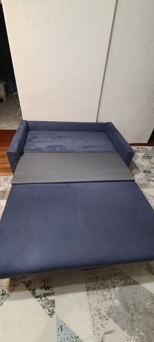 Срочно продаётся диван и 2 кресла!