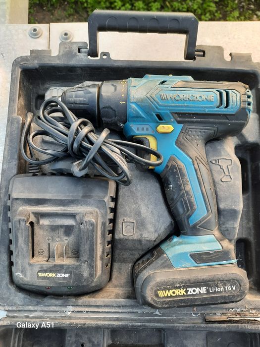 Пробивен винтоверт. Работещ