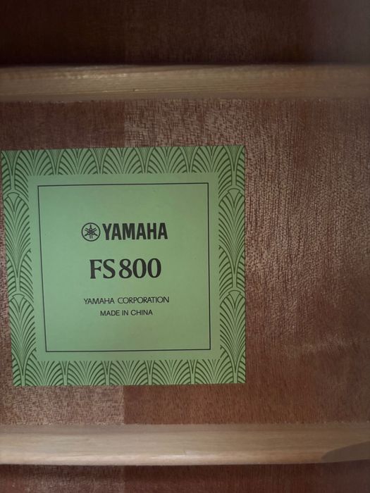 акустична китара Yamaha FS800