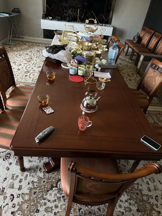 Стол и стулья Малайзия