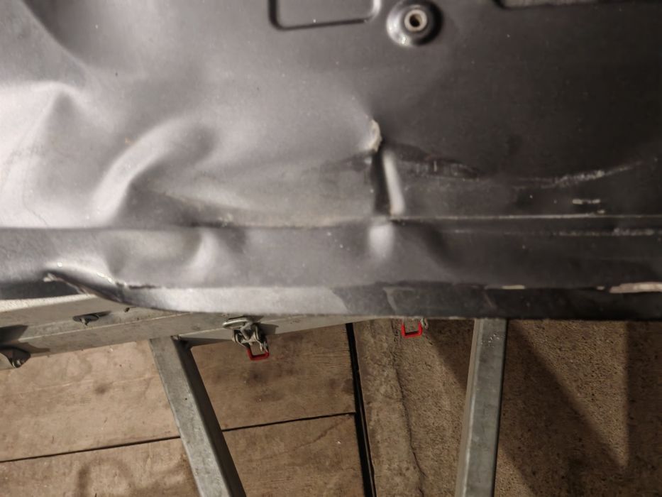 Багажная дверь после ДТП