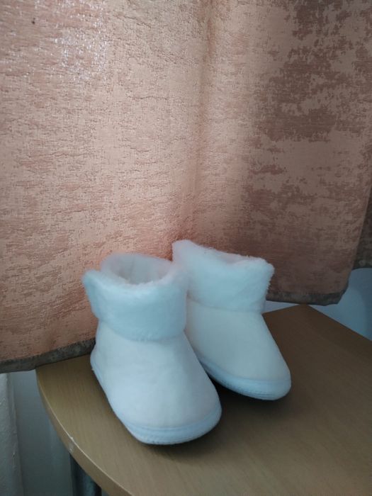 Cizmulițe pentru bebeluși