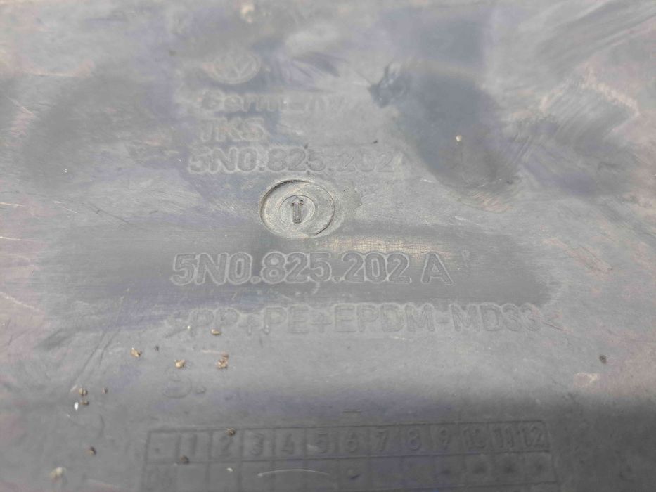 Scut lateral dreapta Volkswagen Tiguan (5N) [Fabr 2007-2016] 5N0825202