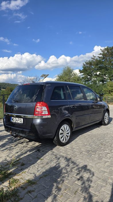 Opel Zafira 7 locuri