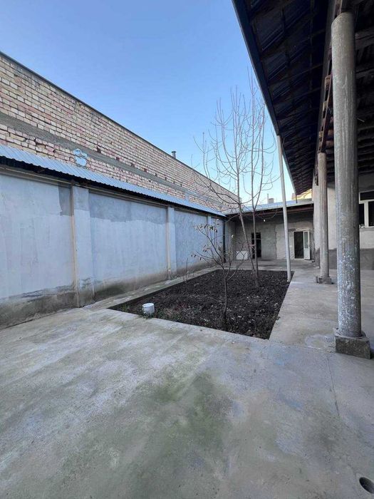 Срочно Продам свой 7 комнатный Дом в хорошем локацию.