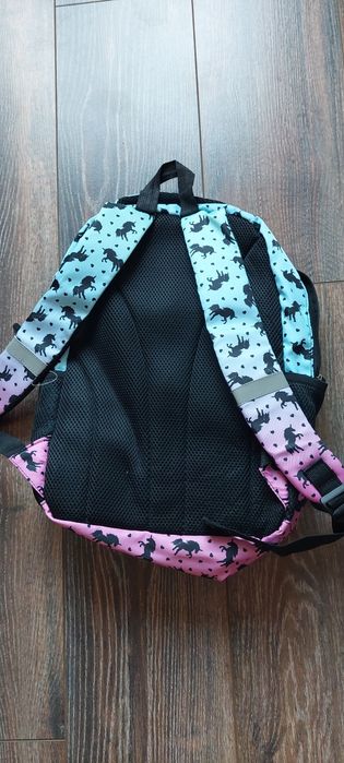 Много запазени ученически раници