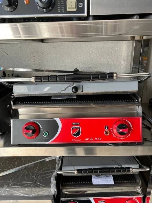 Tostir Toster toaster тостер , изгира