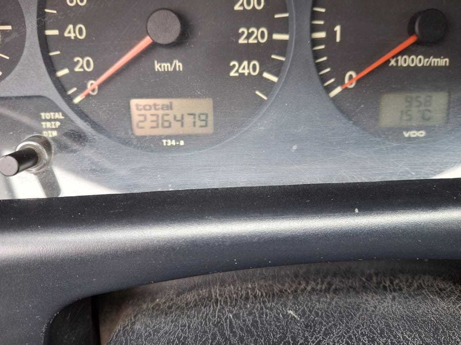 Продам тойота авенсис