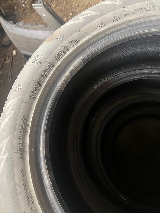 Продам шины 225/60R17