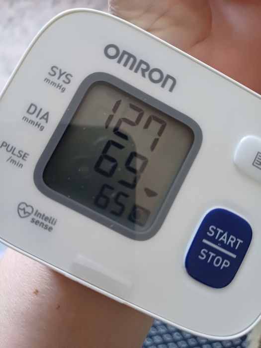 Продам тонометр OMRON