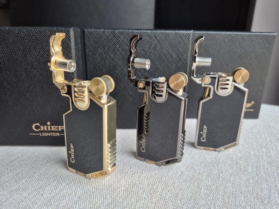 Бензинова запалка CHIEF ,три цвята ,подаръчна кутия