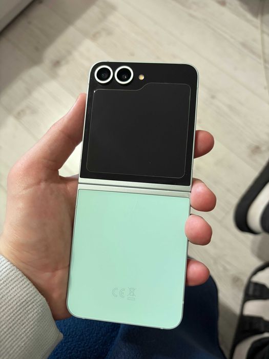 Galaxy Z Flip6 Mint, 256 GB, Excelent (Garantie 1 an)