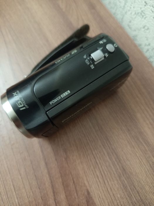 Отличная видеокамера Panasonic HDC-SD40 Full HD