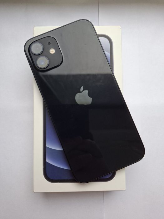 Смартфон Apple iPhone 12 64Гб Черный
