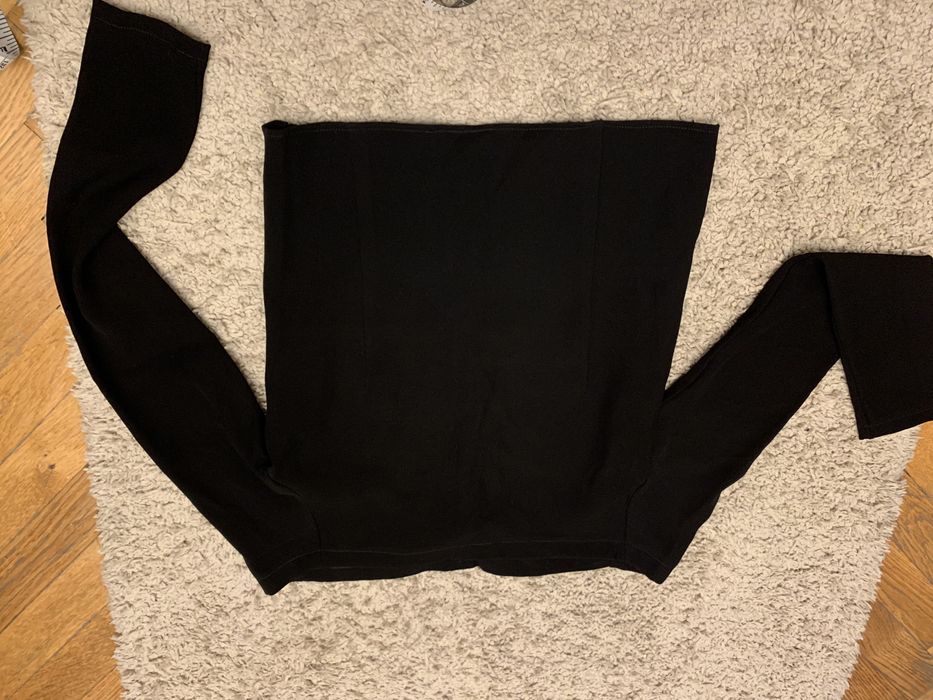 Bluze crop, pe umeri, maneca lunga, lucrate la comanda