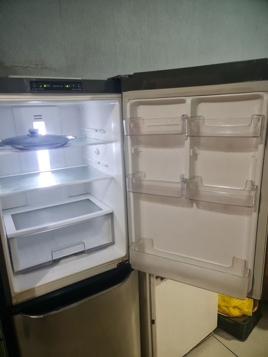 Продам холодильник LG