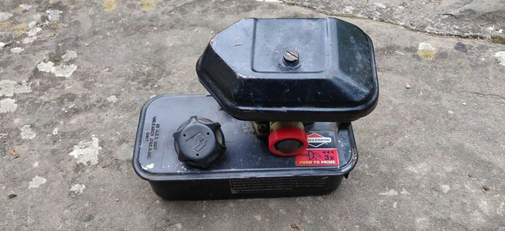 Резервоар за Briggs & Stratton