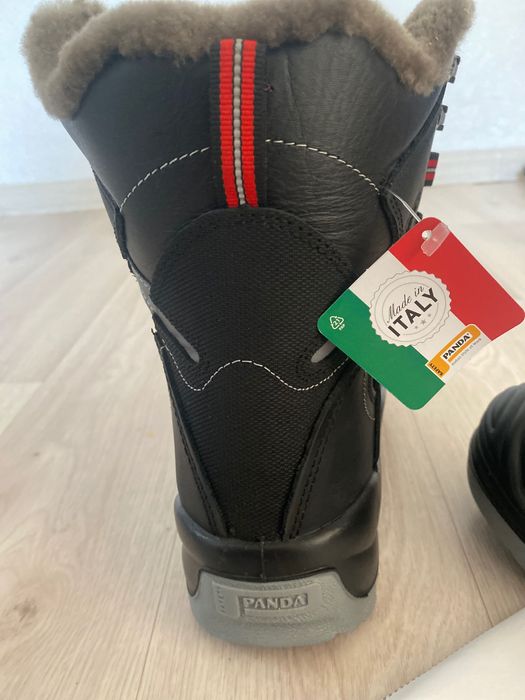 Продам спец обувь зима Панда