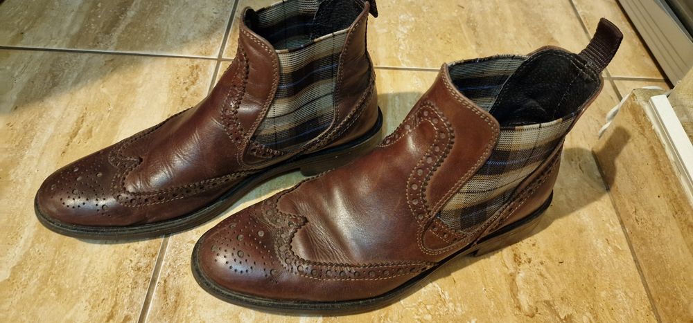 Pantofi Ciocate piele vechi dar fara defecte