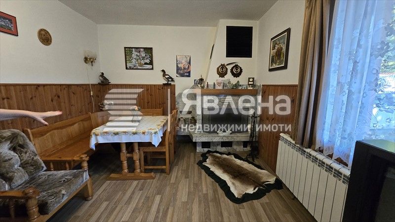 Продава се Къща в с. Долище, Област Варна - 200 кв.м за 1125 €/кв.м - Снимка #3