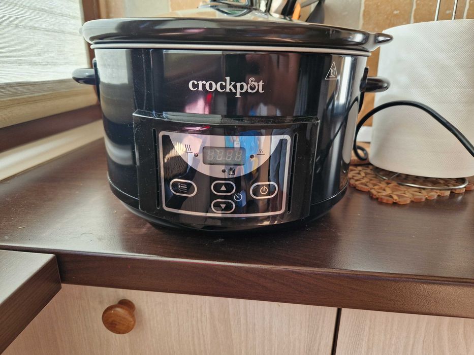 Slow Cooker 4.7L Digital Crockpot cu garantie