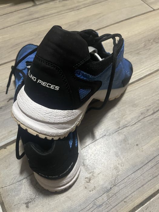 Adidasi Filling Pieces