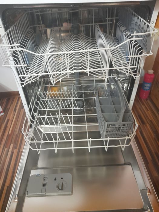 Masina de spalat vase de vânzare 300 lei.