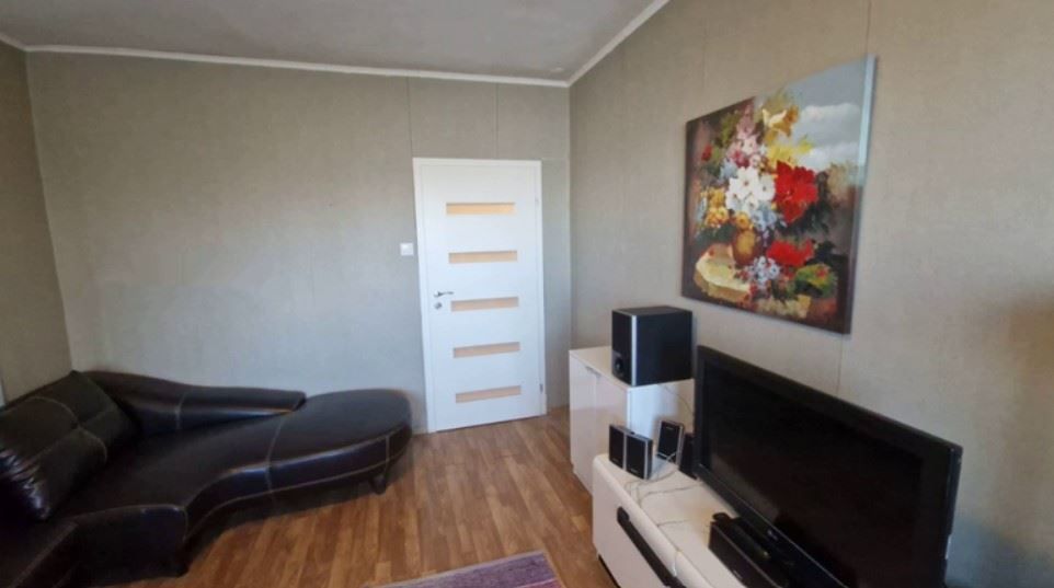 Дава се под наем Двустаен апартамент в София, Бъкстон - 55 кв.м за 648.21 € - Снимка #1