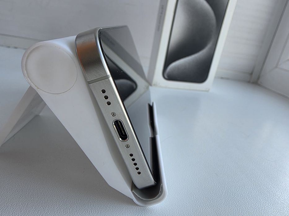 Продам apple iphone 15 pro 128gb White Titanium