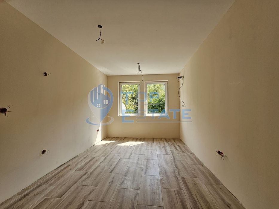 Продава се Четиристаен апартамент в Велико Търново, Асенов - 90 кв.м за 1109 €/кв.м - Снимка #3