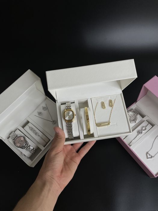 Женские часы. Наручные часы для девушки. Подарки для девушек. Набор