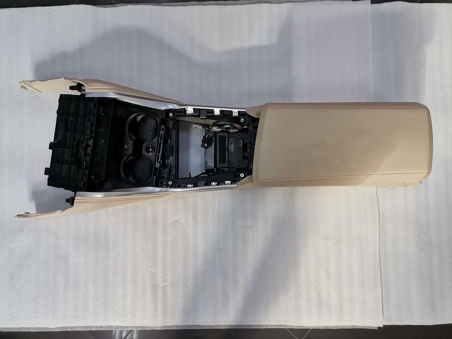 Централна Конзола BMW G20 G21 G22 G23 CANBERRABEIGE - B136