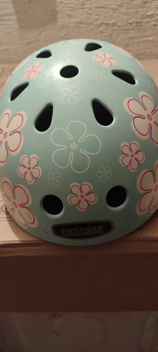 Каски за велосипед и ролери BELL и Nutcase