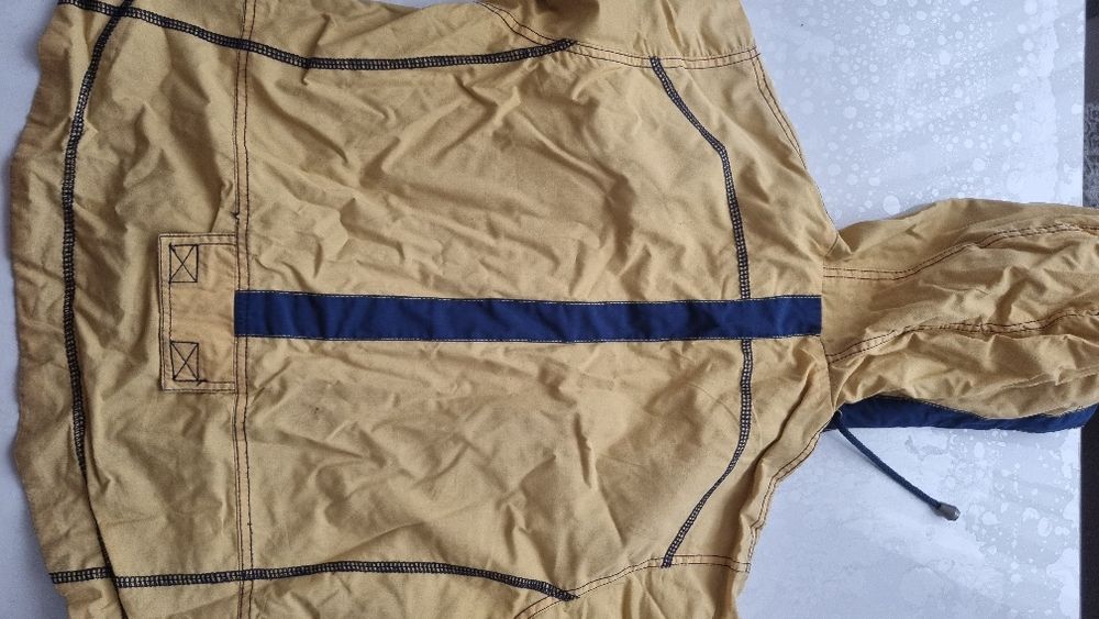 Продаю ветровку для мальчика