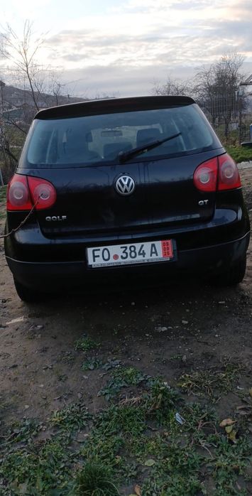 Vând golf 5 ,1.6 bezina adusa recent din germania.