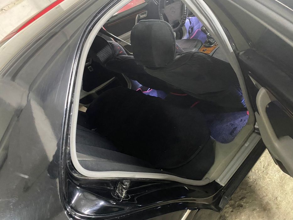 Продам машину срочно торг