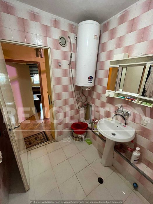 Просторен четиристаен апартамент в кв. Боян Българанов, гр. Шумен!