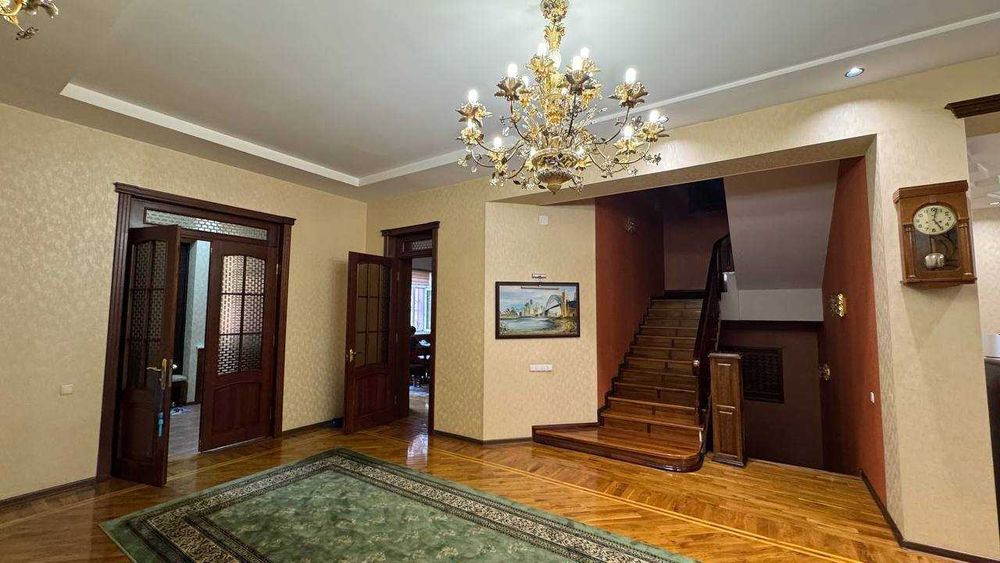 Продается Дом 8 соток 7 комнат, ор Посольство Эран. р-н.М.Улугбек.