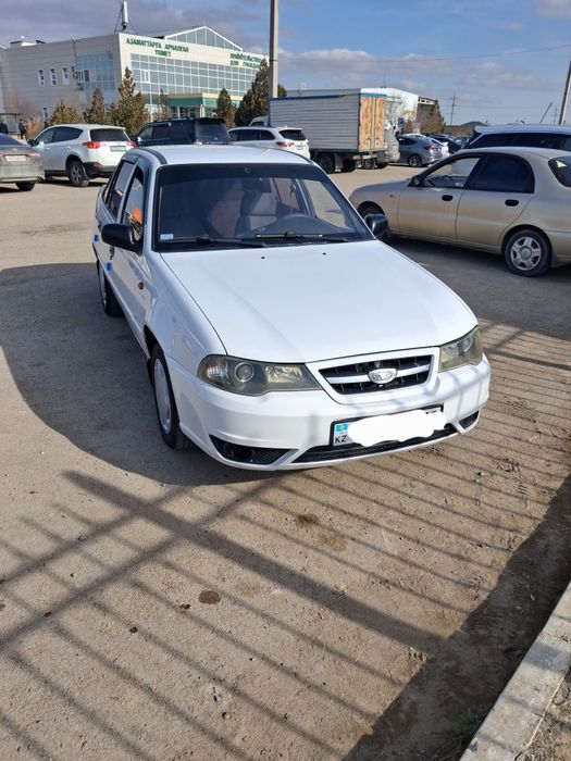 Деу Нексия көлік жалдауға беріледі