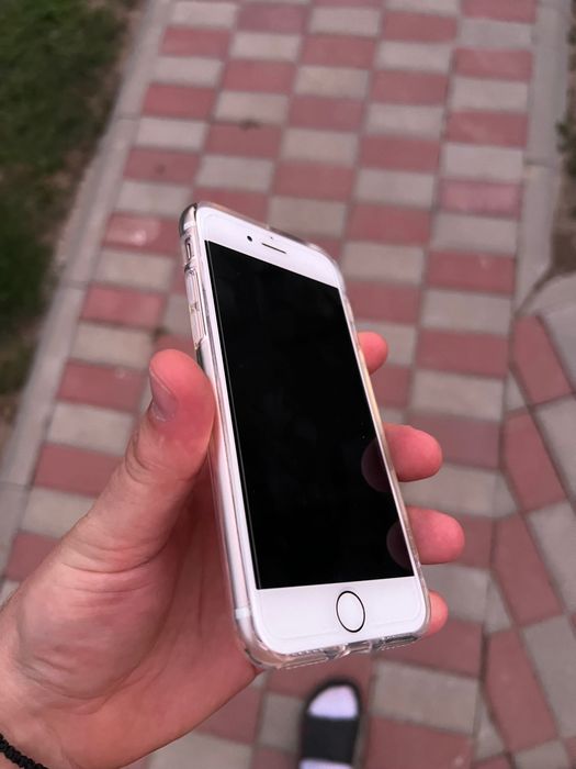 Vând iPhone 7 32 gb